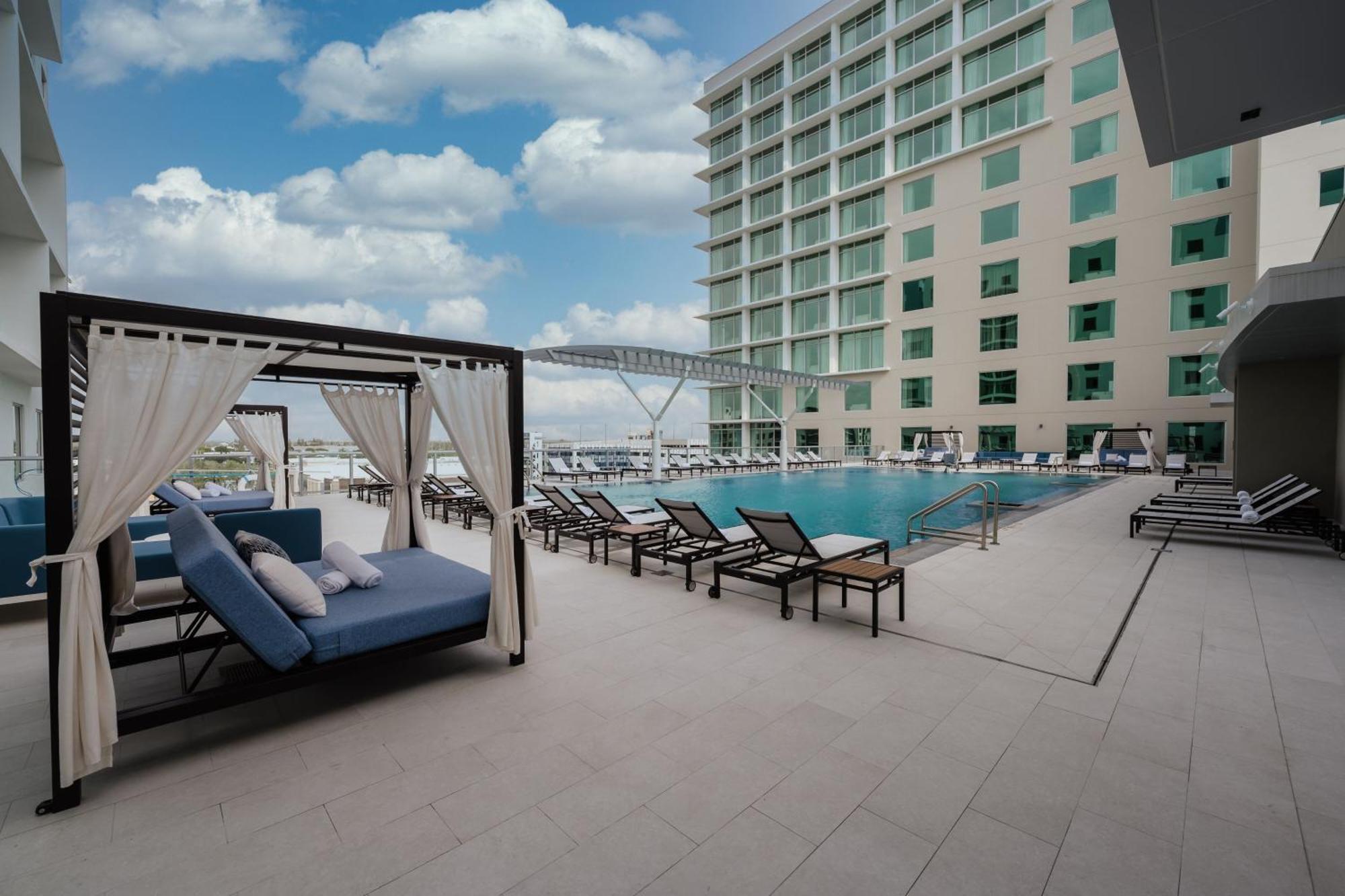 Marriott Fort Lauderdale Airport デイニア・ビーチ エクステリア 写真