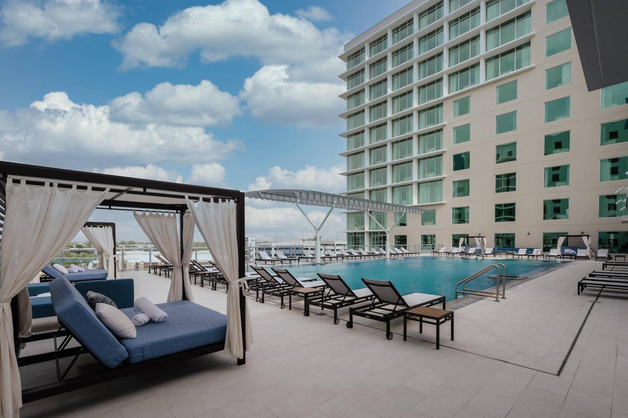 Marriott Fort Lauderdale Airport デイニア・ビーチ エクステリア 写真